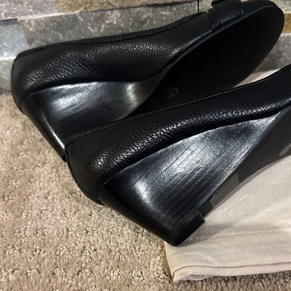 Tory Burch Natalya Pebbled Leather Black Pumps Wedges Size 5.5 - Picture 7 of 7